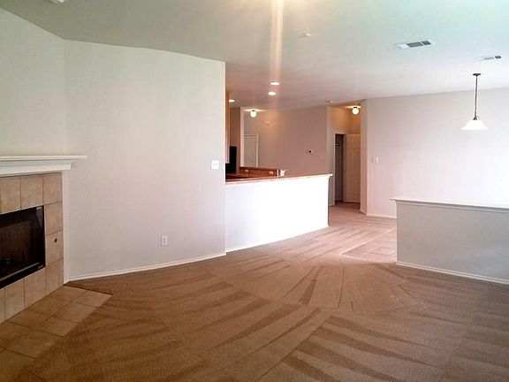 5th image of 612 Saddleway Dr