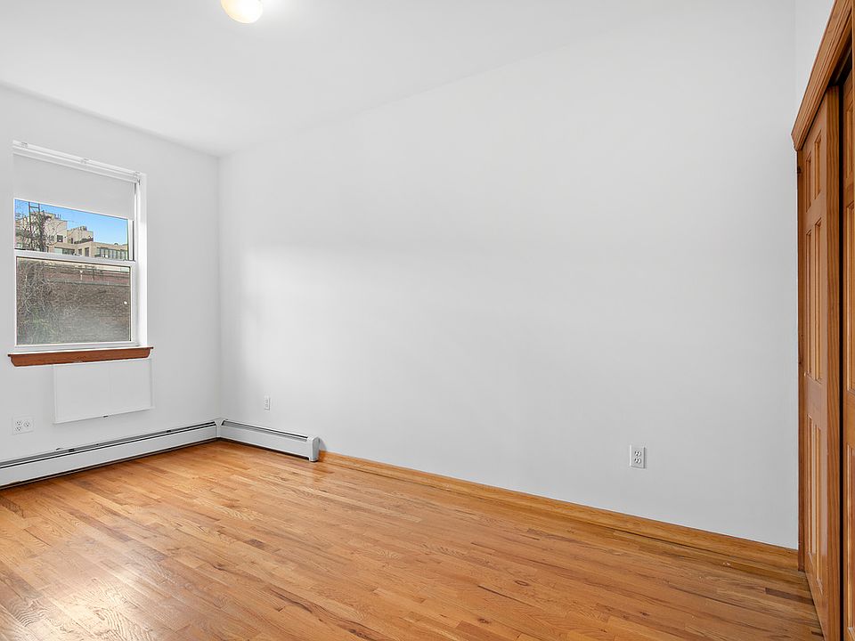 2nd image of 194 Sackett St #2B