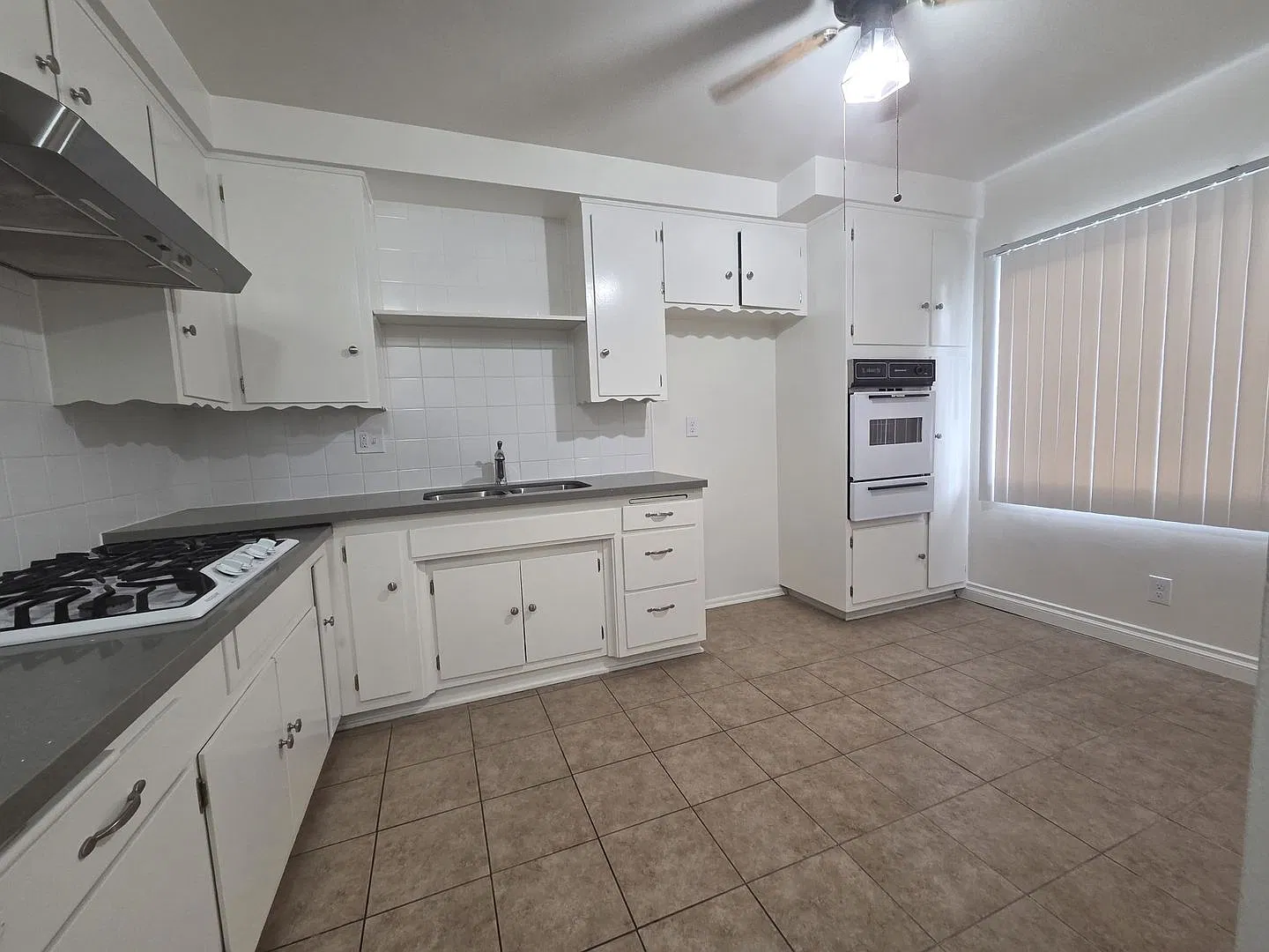 12541 — Photo 2
