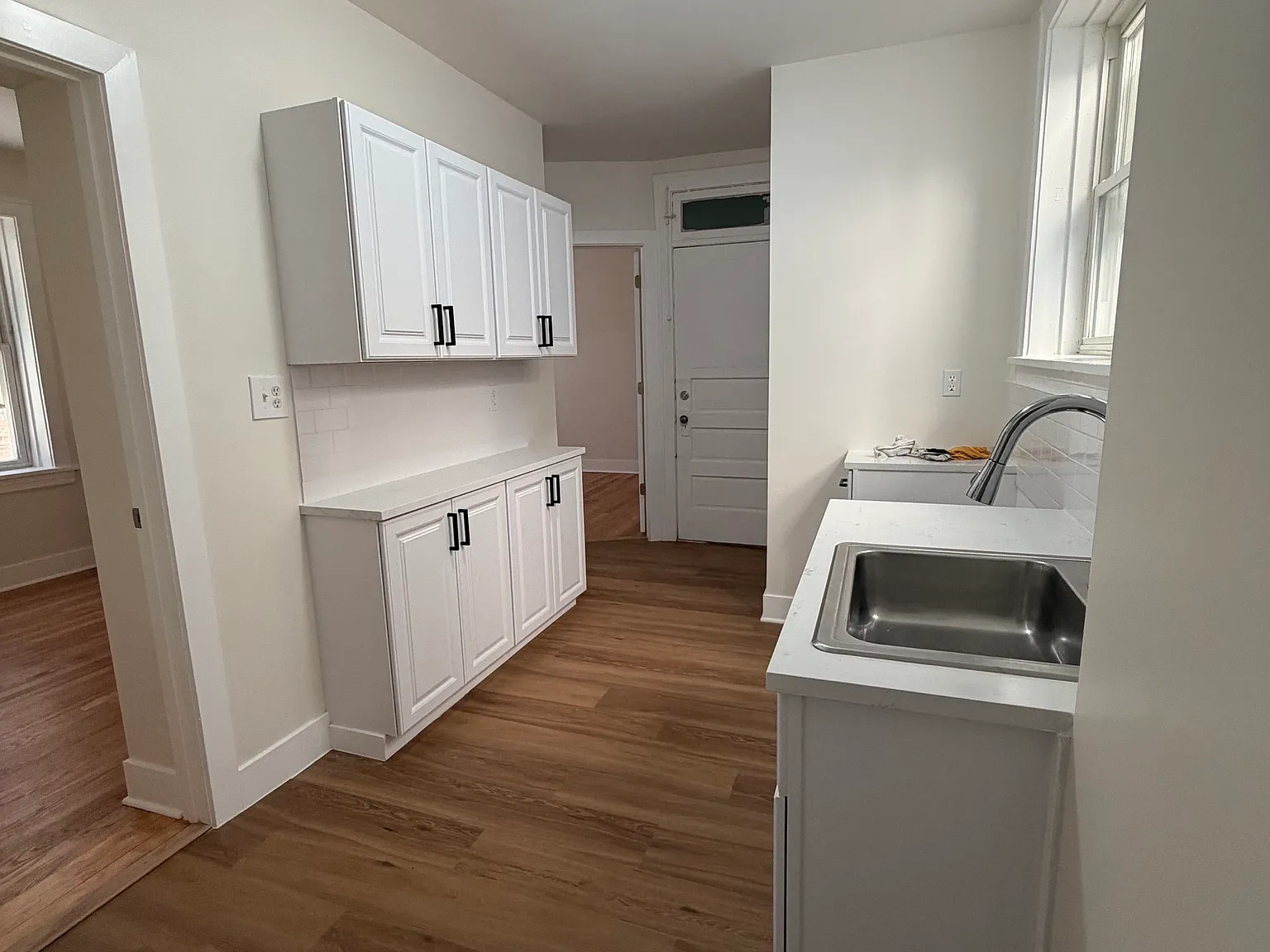 3 bed, $2,395 — Photo 2