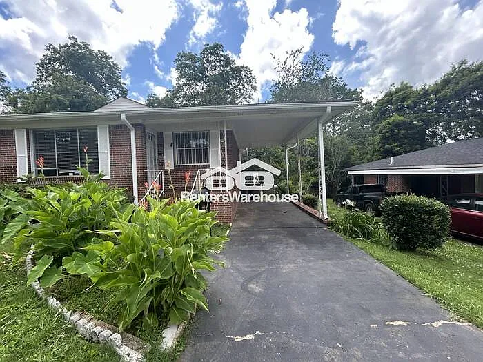 940 Center Way SW — Photo 3