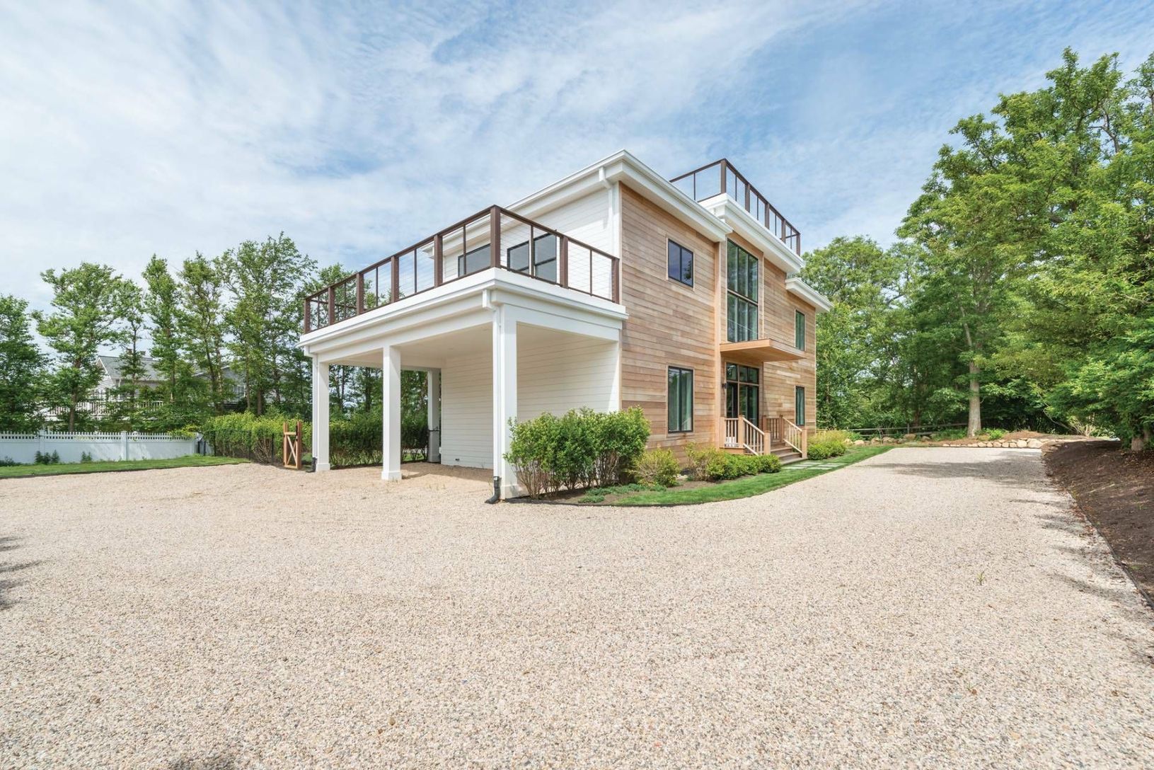  Side of the House / Carport