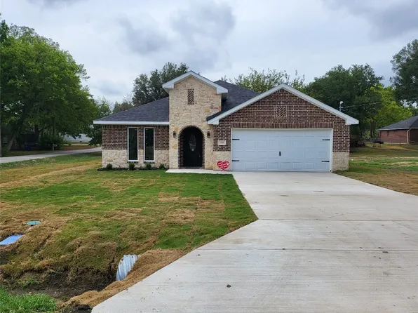 204 E 1st North St, Kaufman, TX 75142