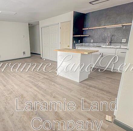 3rd image of 416 Hancock St #C