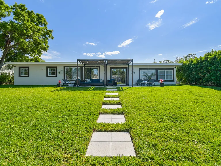 3922 Fontainebleau Dr — Photo 37