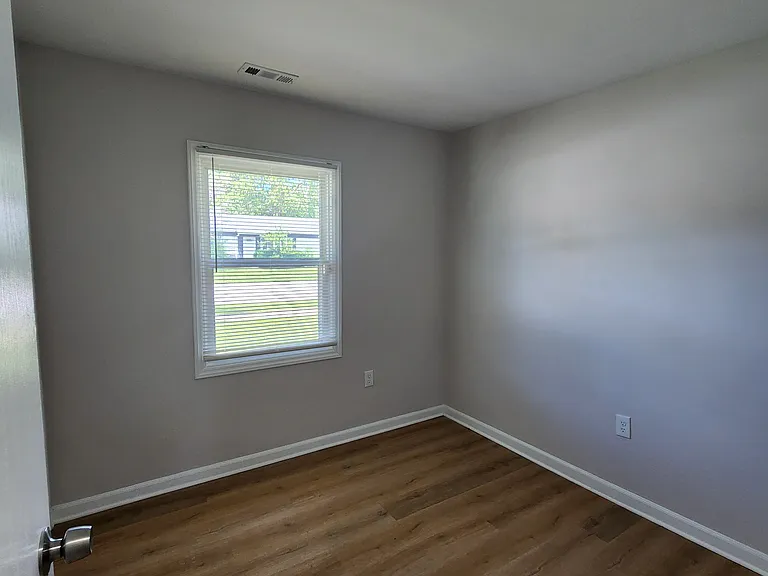 4301 Greenbrier Ln — Photo 15
