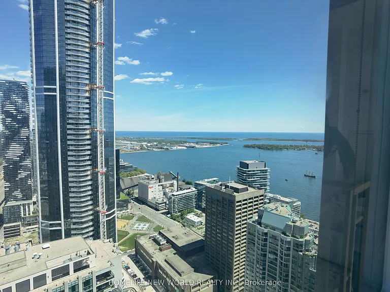 16 Harbour St #5303 — Photo 12