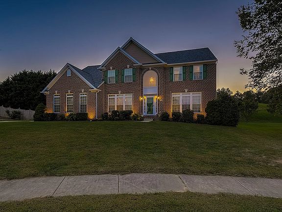 2nd image of 1902 Cherish Ct