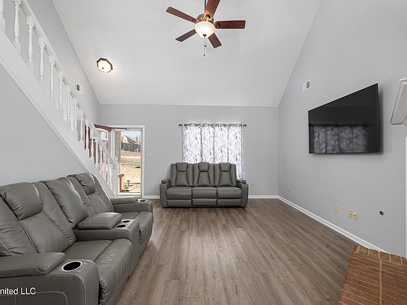 5th image of 1933 Towson Ln