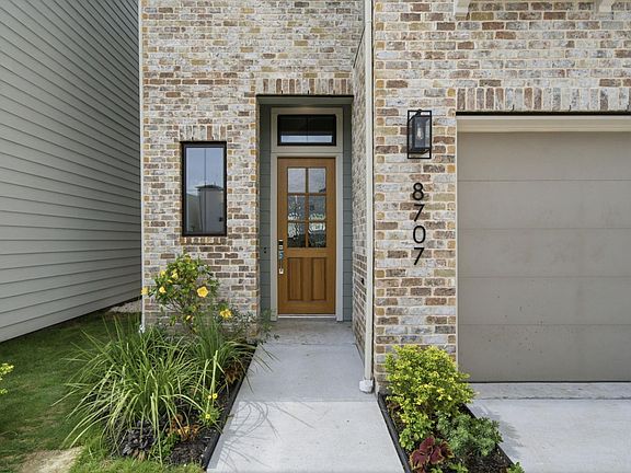 4th image of 8707 Padua Ln