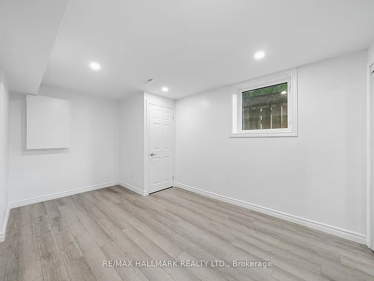 237 Osmond Cres #GROUND — Photo 11
