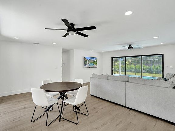 4th image of 840 SW 3rd St