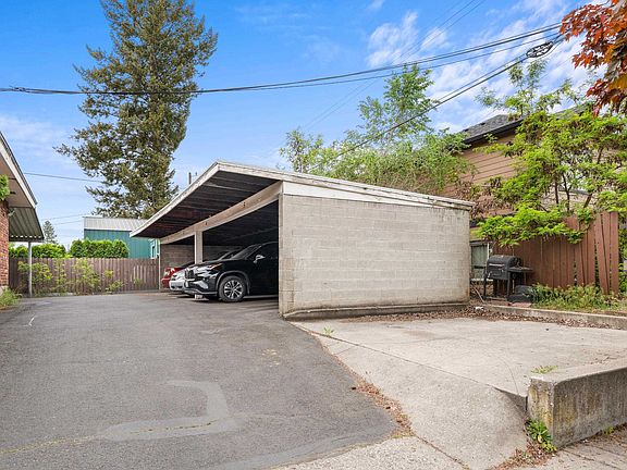 4th image of 805 W Alice Ave