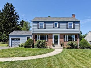160 Mohawk Dr, West Hartford, CT 06117