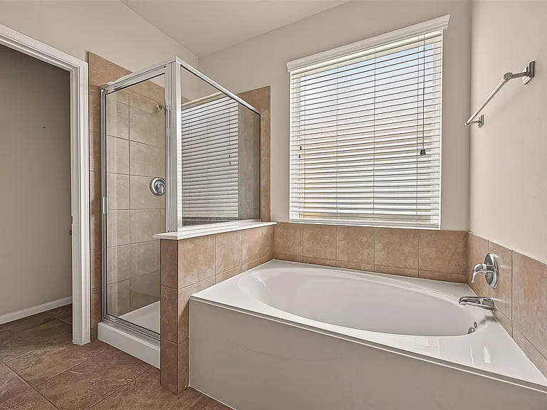 24906 Clover Ranch Dr — Photo 41
