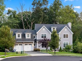 16 Berkshire Dr, Wayne, NJ 07470