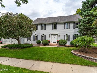 270 Grassy Hills Ln, Grand Forks, ND, 58201