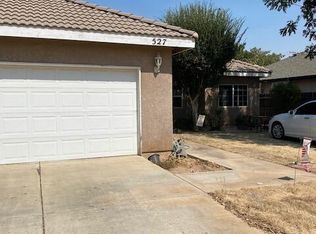 527 Village Ct, Exeter, CA 93221