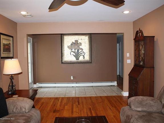 5th image of 1010 Indian Hill Rd
