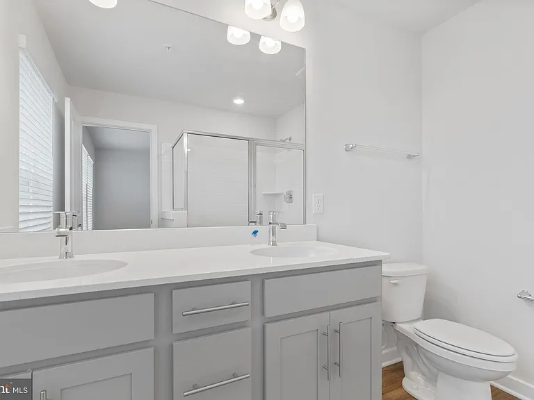 16639 Green Glade Dr — Photo 24