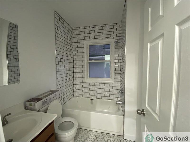 2nd image of 3329 Bevis Ave