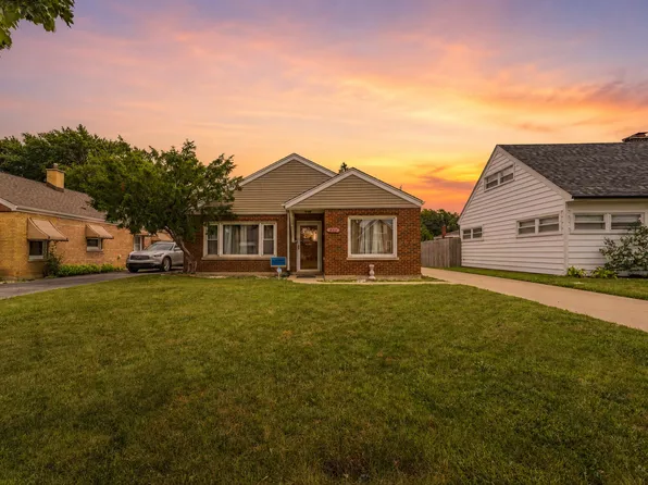 8729 S California Ave, Evergreen Park, IL 60805
