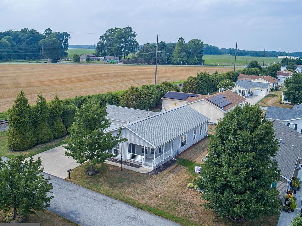 1st image of 32 Cox Ln #40