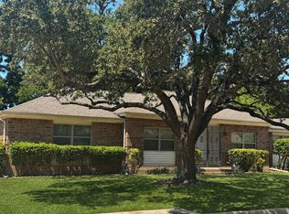 2108 Barron Ln, Fort Worth, TX 76112