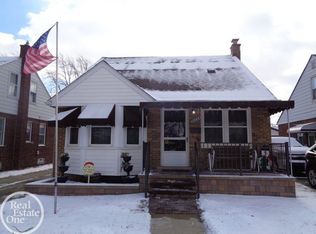 21136 Frazho St, Saint Clair Shores, MI 48081