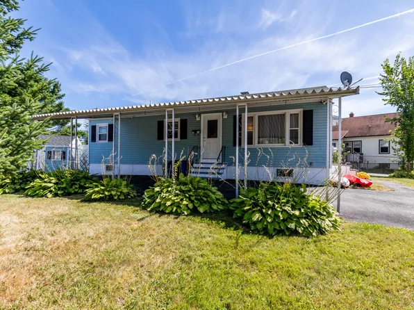 10 Bradford Street, Lewiston, ME 04240