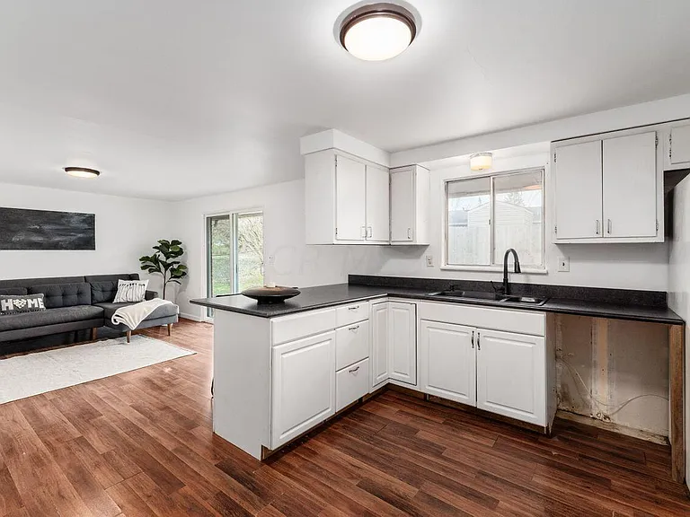 5614 Copenhagen Dr — Photo 4