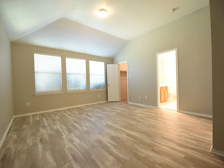 421 Stanley Falls Dr — Photo 11