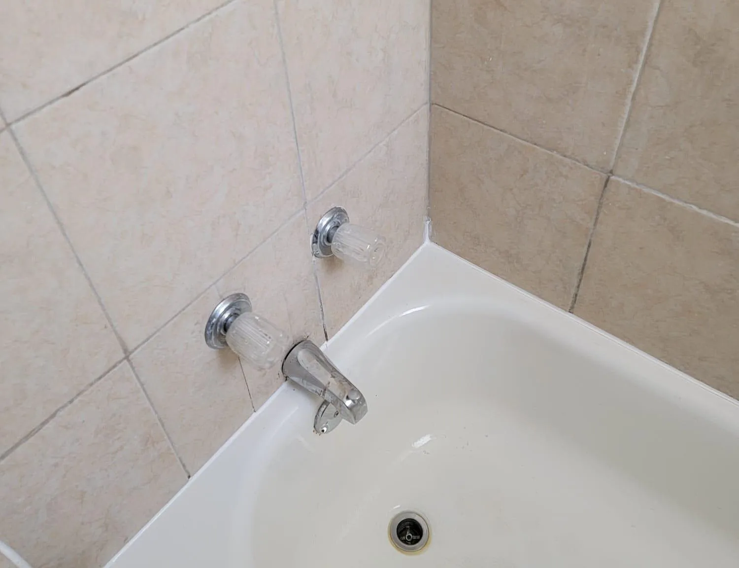 3 bed, 1000 sqft, $1,400 — Photo 4