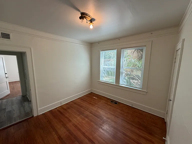 1006 E 40th St #A — Photo 5