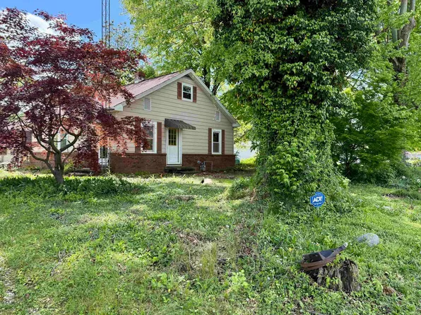 219 W Boone St, Gentryville, IN 47537