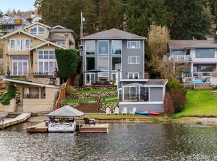 17714 SE 40th Pl, Bellevue, WA 98008