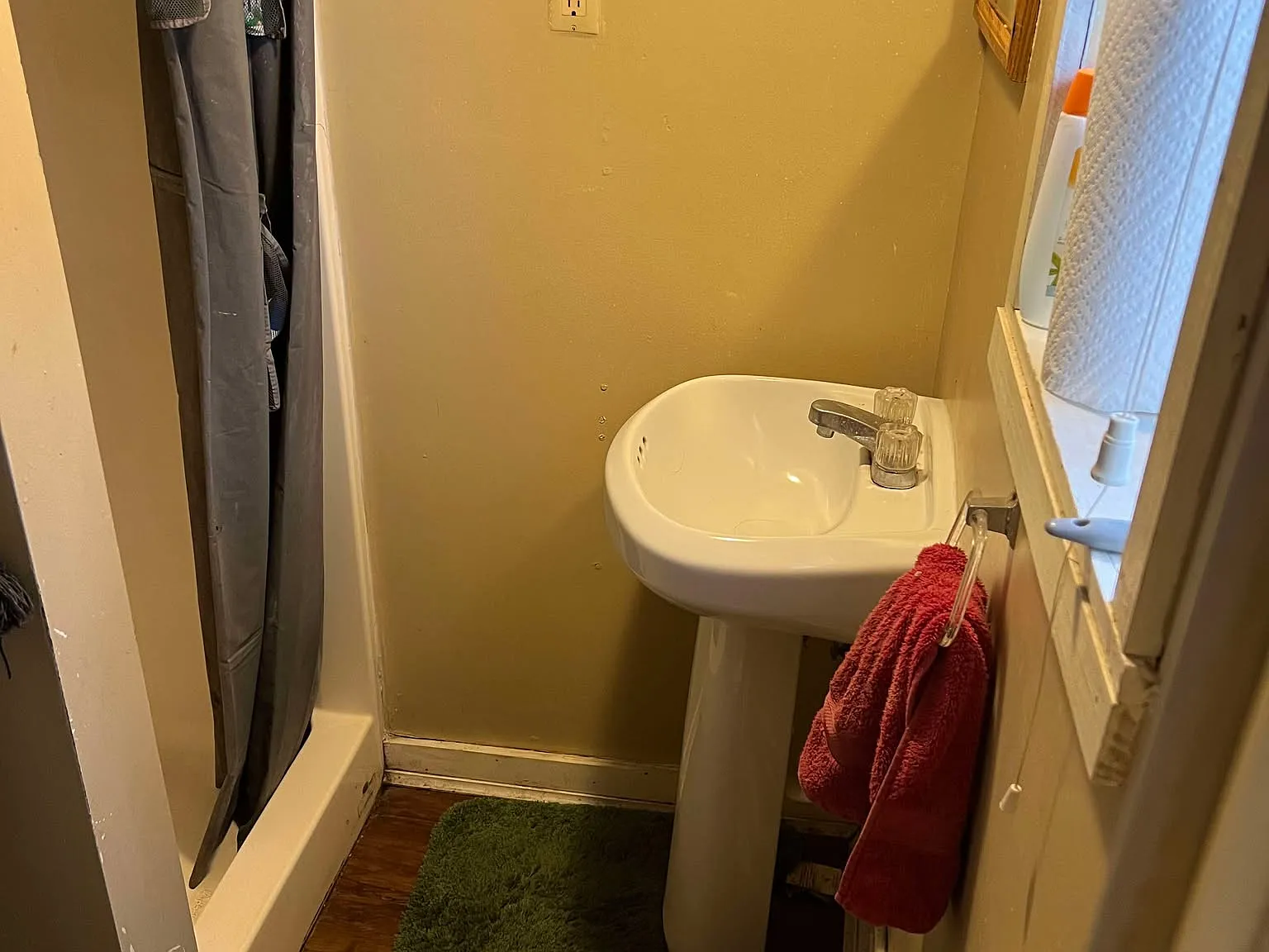 3 bed, 2100 sqft, $750 — Photo 4