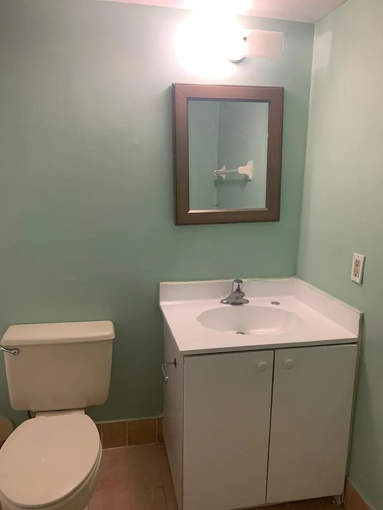 2 bed, 850 sqft, $2,400 — Photo 4