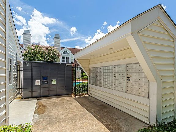 Mail Center and Amazon Hub