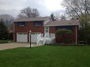 147 Crandon Cir, Beaver, PA 15009