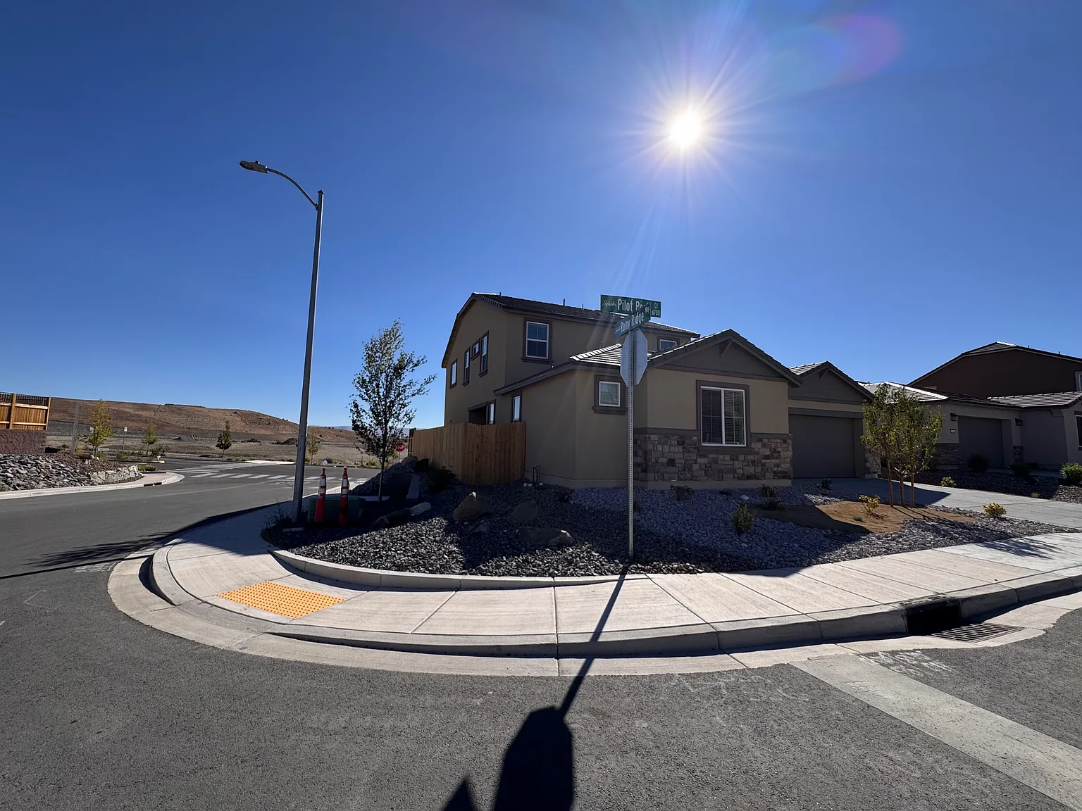 3 bed, 2.5 bath, 2695 sqft, $3,595 — Photo 2