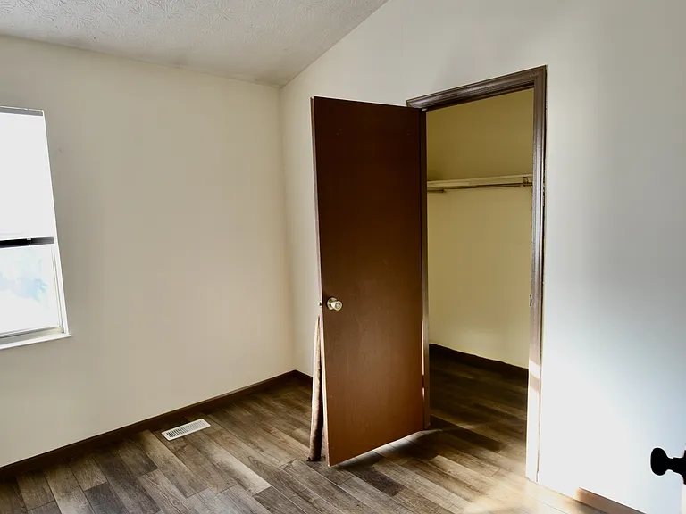7160 Lauretta Ct — Photo 11