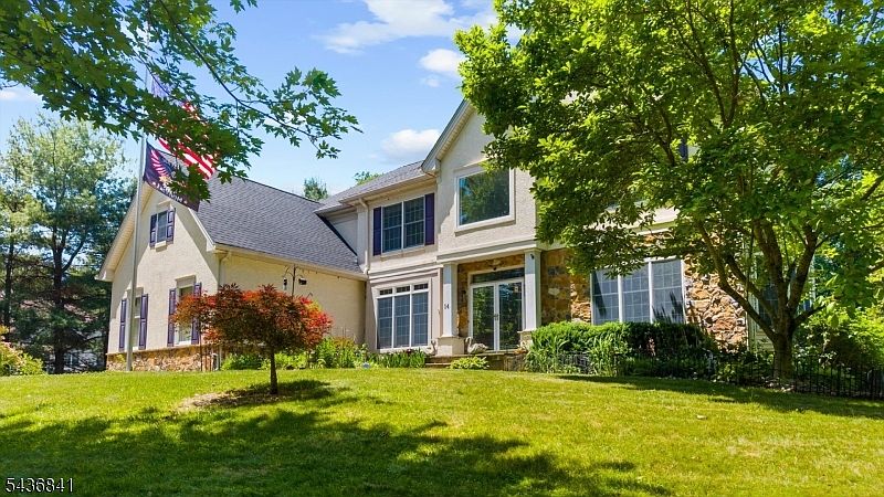 1st image of 14 Hawk Dr