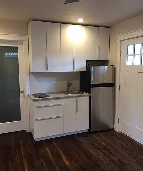 1827B Garden Ave — Photo 4