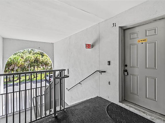 3rd image of 1131 S PINE RIDGE CIRCLE #31