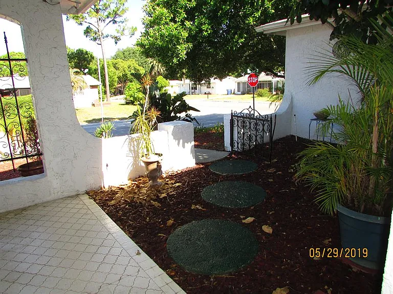 9926 Rainbow Ln — Photo 19
