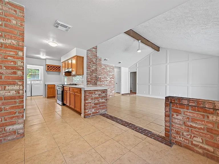 22206 Red River Dr — Photo 10