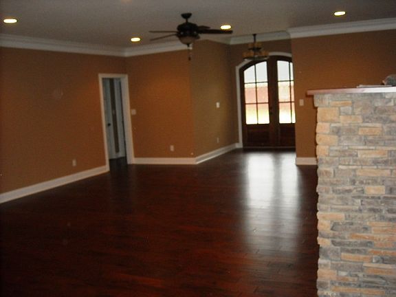 4th image of 172 Rolling Brook Dr