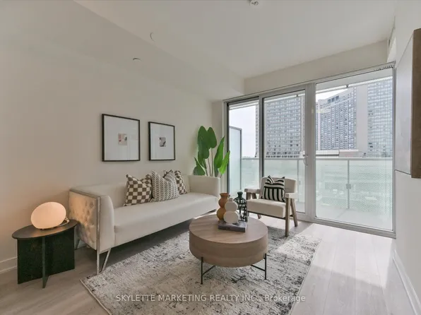 15 Queens Quay E #617, Toronto, ON M5E 0A4