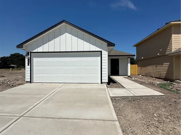 517 Meansville Dr, Odem, TX 78370